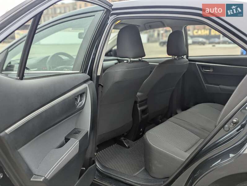 Седан Toyota Corolla 2013 в Києві