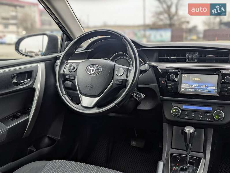 Седан Toyota Corolla 2013 в Києві