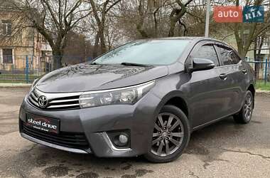Седан Toyota Corolla 2016 в Миколаєві