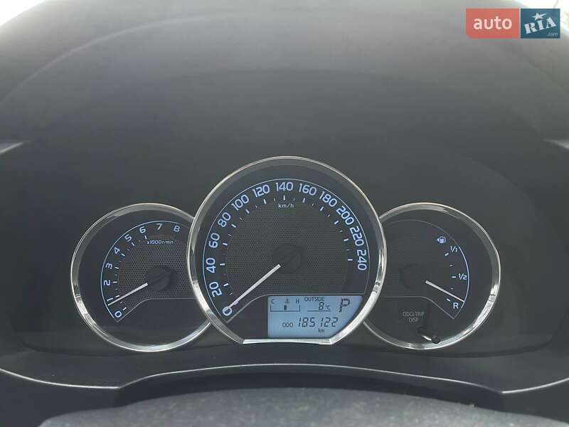 Седан Toyota Corolla 2016 в Николаеве