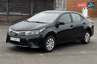 Седан Toyota Corolla 2015 в Киеве