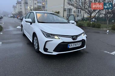 Седан Toyota Corolla 2020 в Києві