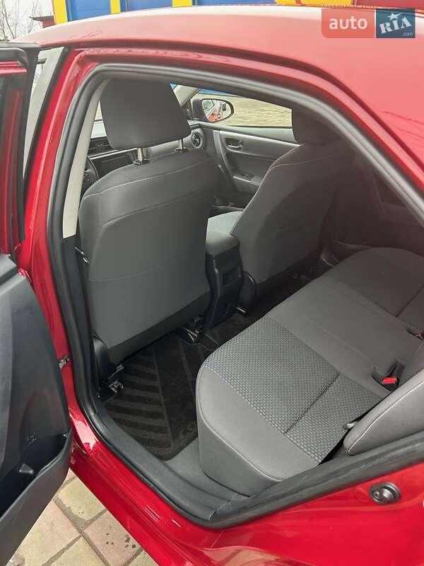 Седан Toyota Corolla 2017 в Тернополе фото 14 Седан Toyota Corolla 2017 в Тернополе