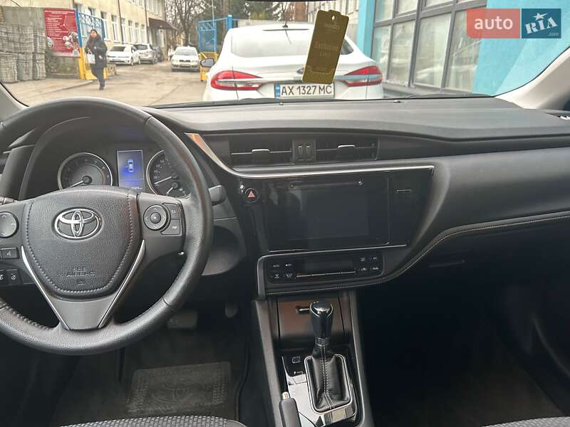 Седан Toyota Corolla 2017 в Тернополе фото 10 Седан Toyota Corolla 2017 в Тернополе
