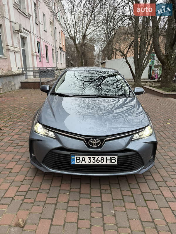 Седан Toyota Corolla 2019 в Кропивницком