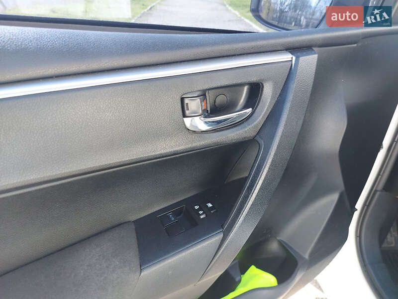 Седан Toyota Corolla 2013 в Кілії фото 12 Седан Toyota Corolla 2013 в Кілії