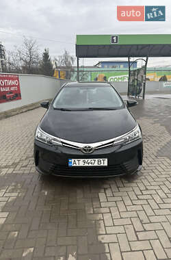 Седан Toyota Corolla 2016 в Ивано-Франковске