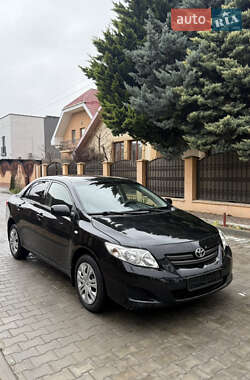 Седан Toyota Corolla 2008 в Ужгороде