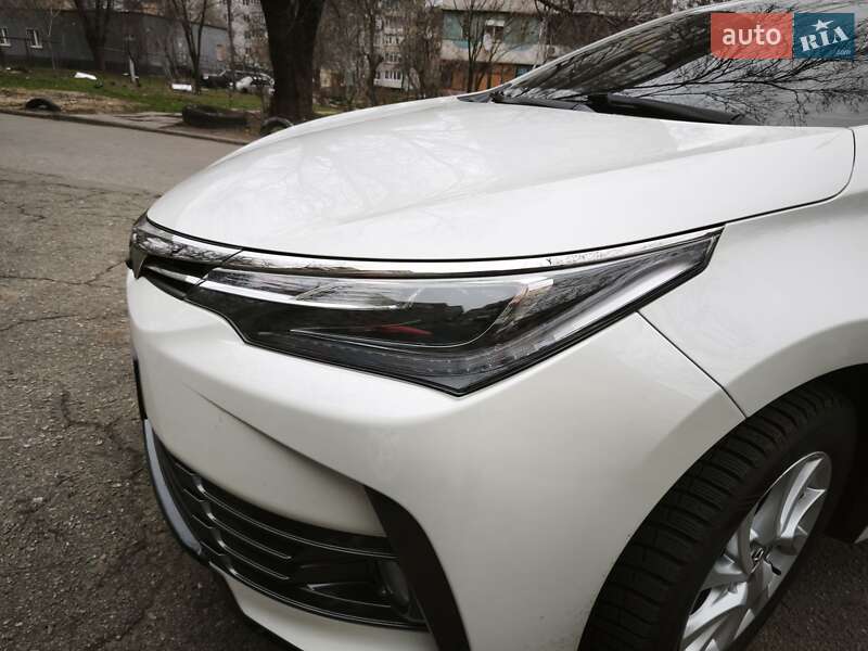 Седан Toyota Corolla 2017 в Запорожье