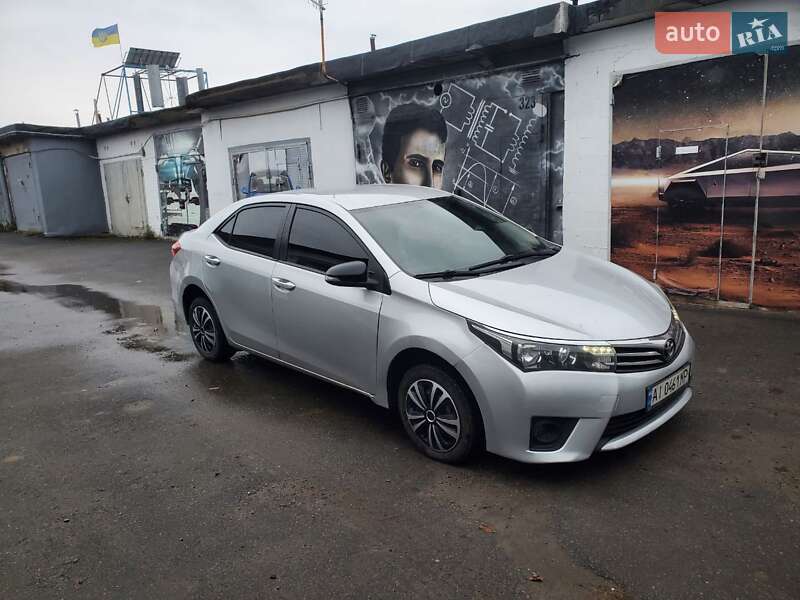 Toyota Corolla 2015