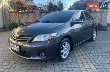 Седан Toyota Corolla 2012 в Тульчине
