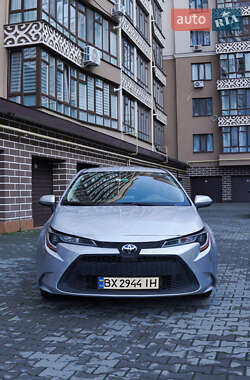 Седан Toyota Corolla 2021 в Хмельницком