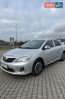 Седан Toyota Corolla 2012 в Городку