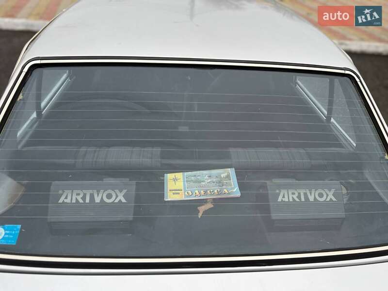 Седан Toyota Corolla 1984 в Овідіополі