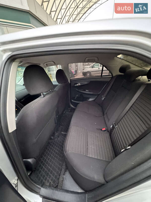 Седан Toyota Corolla 2011 в Бучаче фото 6 Седан Toyota Corolla 2011 в Бучаче