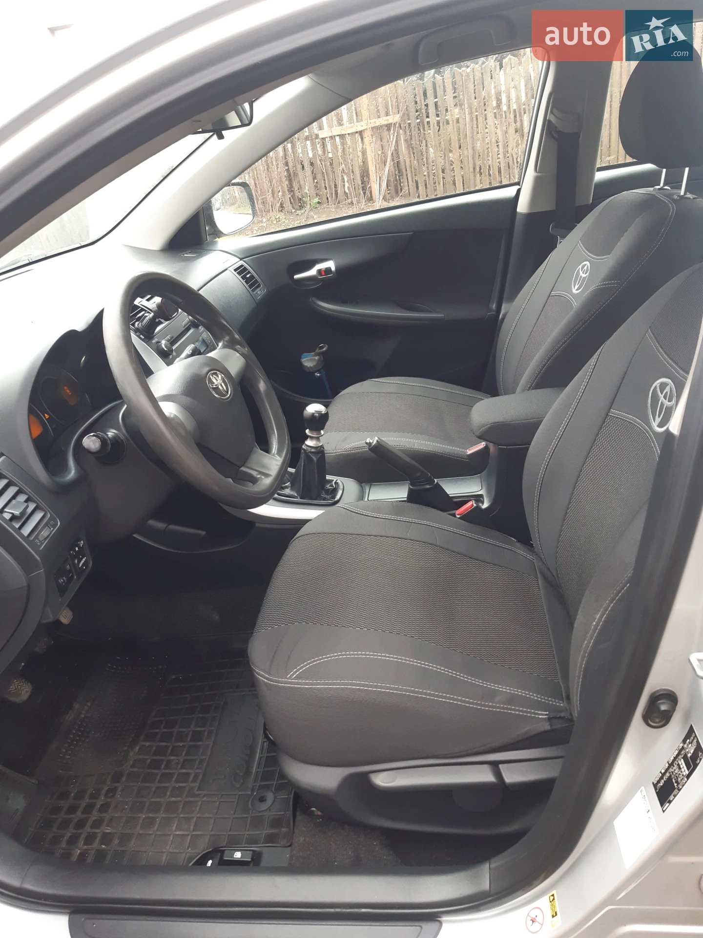 2010 Toyota Corolla - мініатюра 4