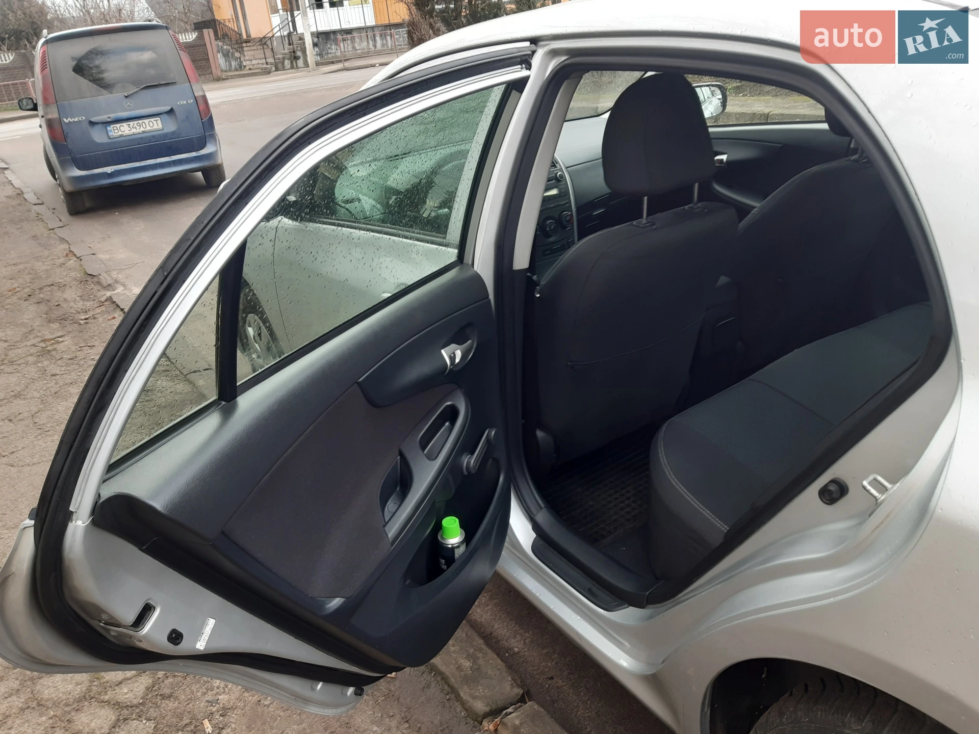 2010 Toyota Corolla - мініатюра 9