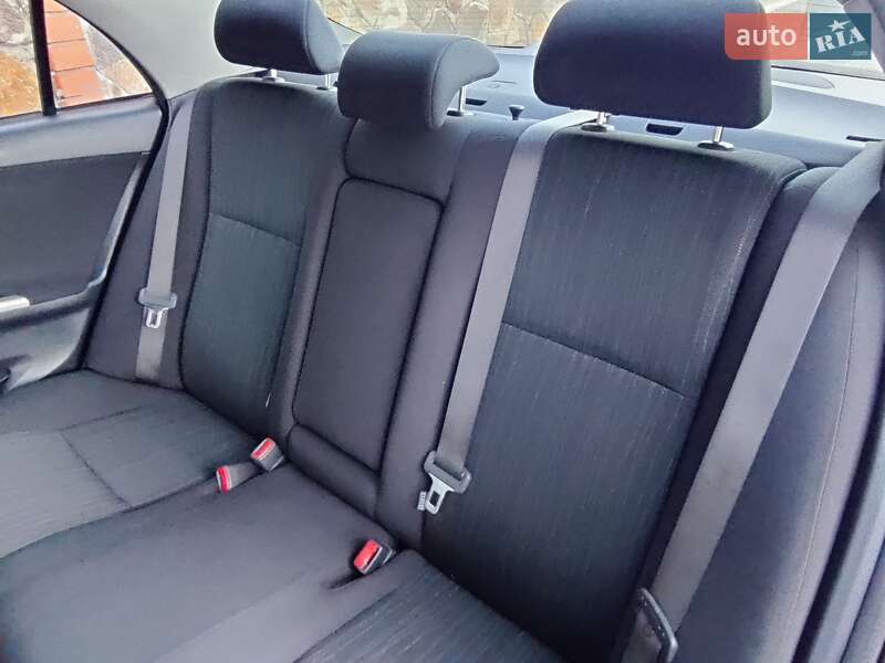 Седан Toyota Corolla 2008 в Сарнах