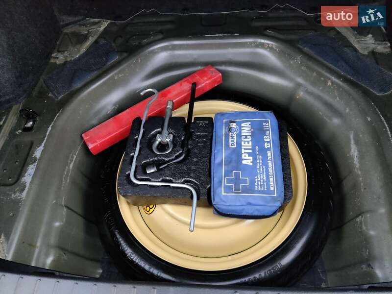 Седан Toyota Corolla 2008 в Сарнах