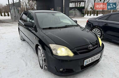 Хэтчбек Toyota Corolla 2005 в Буче
