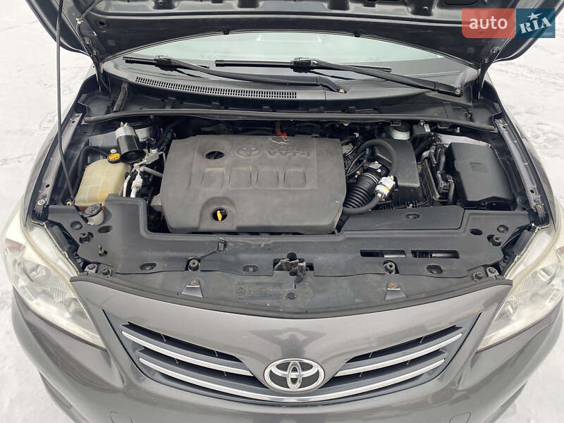 Седан Toyota Corolla 2011 в Києві