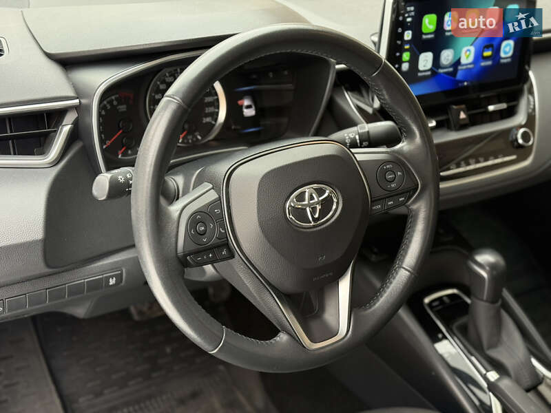Седан Toyota Corolla 2019 в Киеве