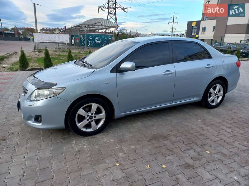 Седан Toyota Corolla 2007 в Золочеве