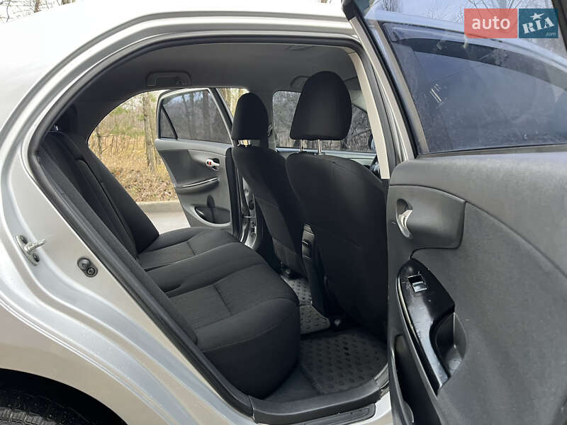 Седан Toyota Corolla 2008 в Чернигове