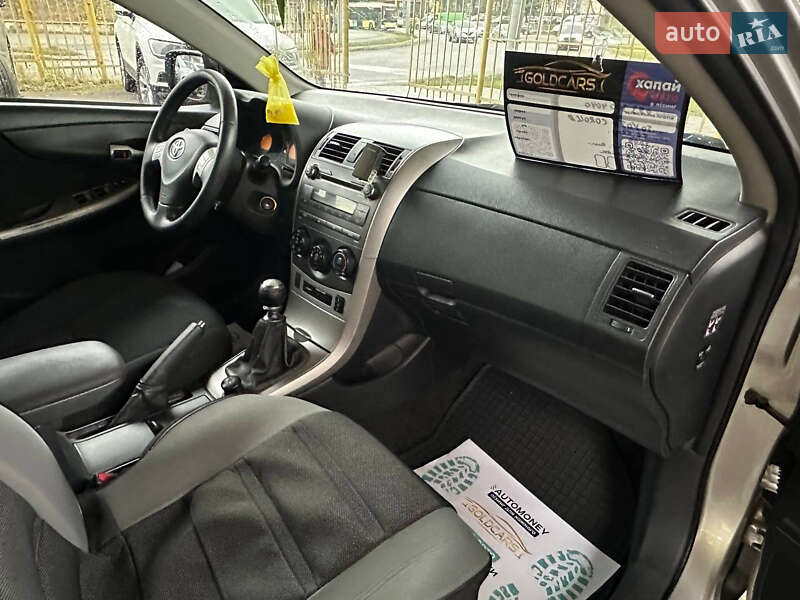 Седан Toyota Corolla 2009 в Львове