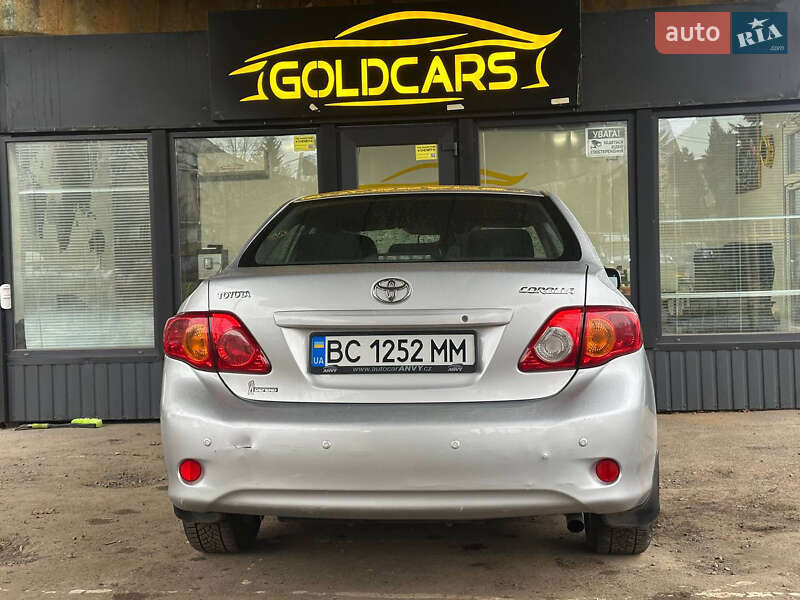 Седан Toyota Corolla 2009 в Львове