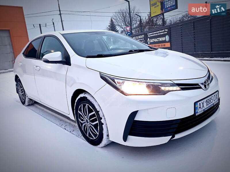 Седан Toyota Corolla 2018 в Харкові