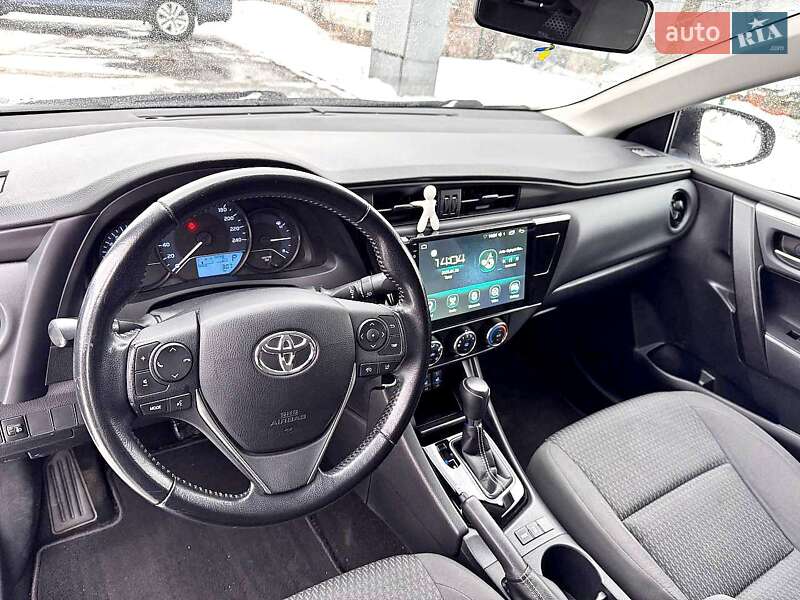 Седан Toyota Corolla 2018 в Харкові