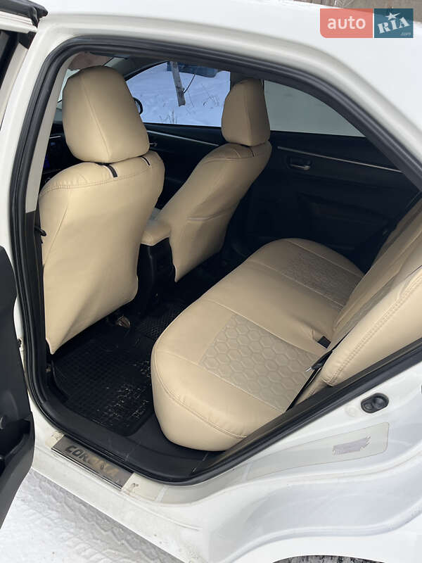 Седан Toyota Corolla 2016 в Краматорске