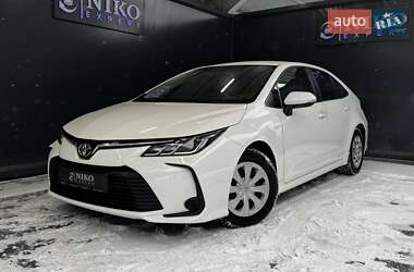 Седан Toyota Corolla 2020 в Києві