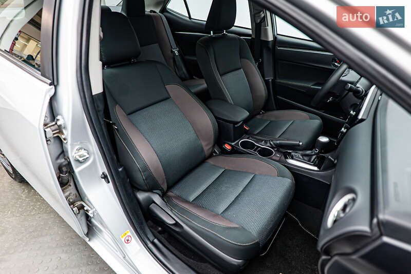 Седан Toyota Corolla 2019 в Киеве фото 17 Седан Toyota Corolla 2019 в Киеве