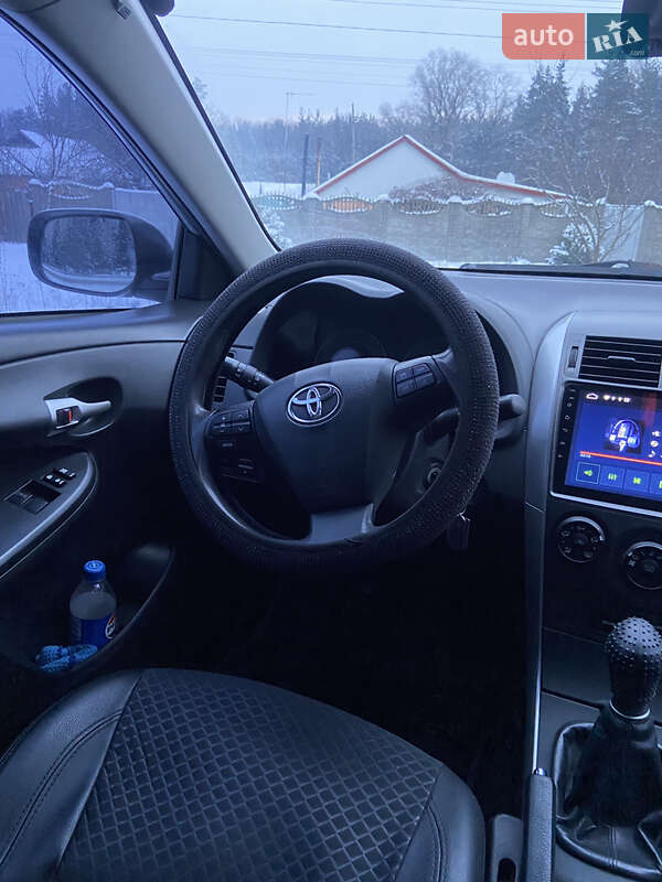 Седан Toyota Corolla 2011 в Карловке фото 3 Седан Toyota Corolla 2011 в Карловке