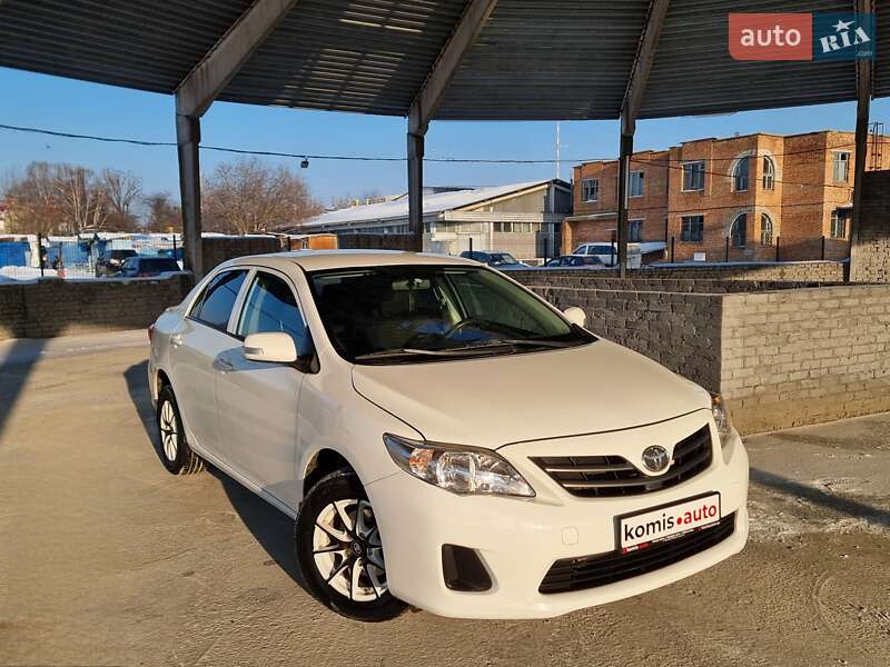 Седан Toyota Corolla 2011 в Виннице