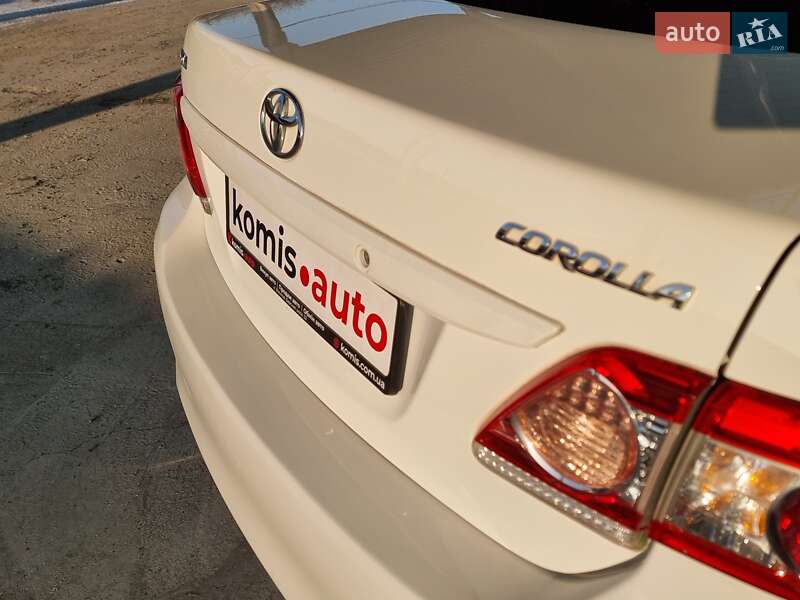 Седан Toyota Corolla 2011 в Виннице