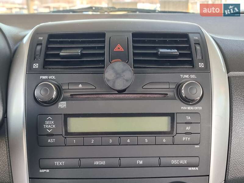 Седан Toyota Corolla 2011 в Виннице