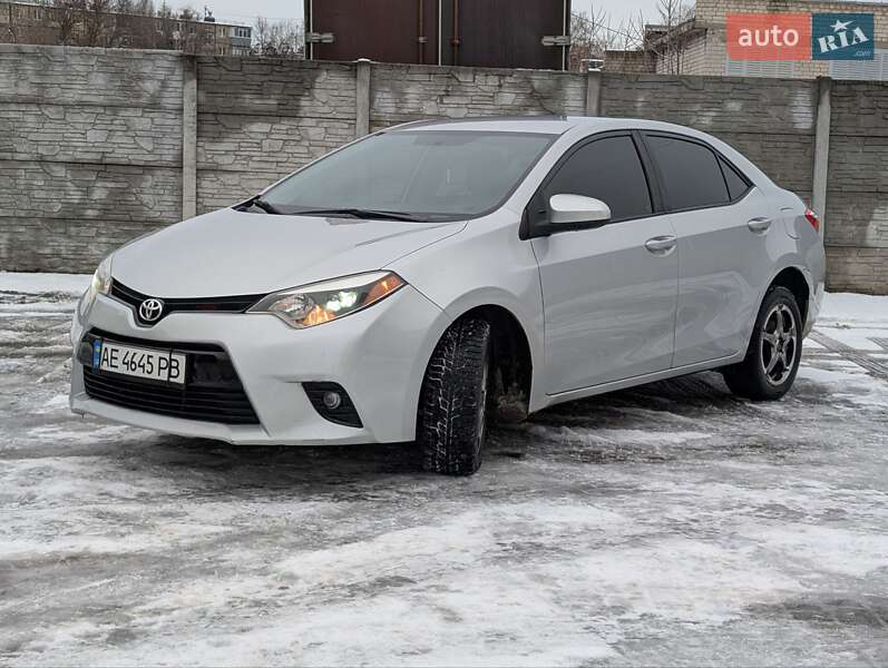 Toyota Corolla 2015