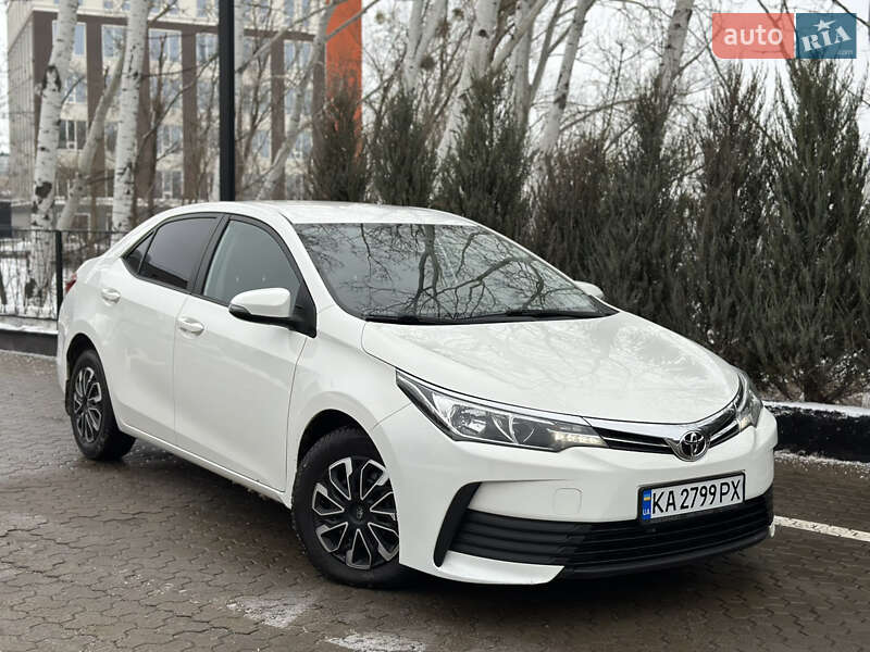 Седан Toyota Corolla 2018 в Киеве фото 13 Седан Toyota Corolla 2018 в Киеве