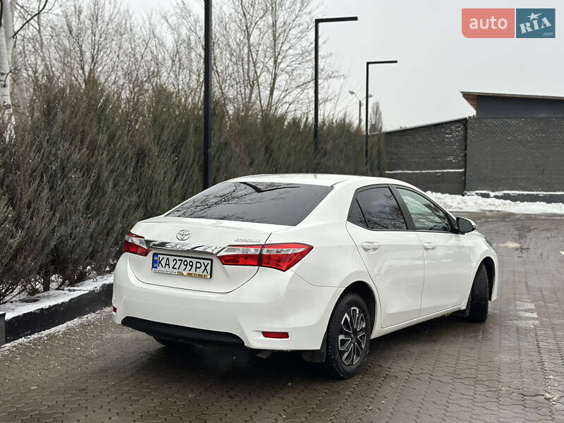 Седан Toyota Corolla 2018 в Киеве фото 20 Седан Toyota Corolla 2018 в Киеве