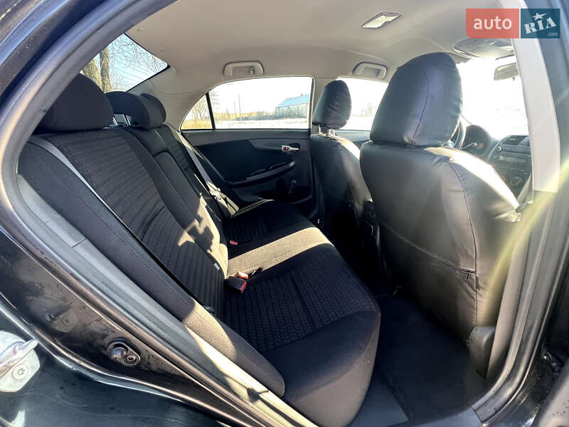 Седан Toyota Corolla 2009 в Козельщине