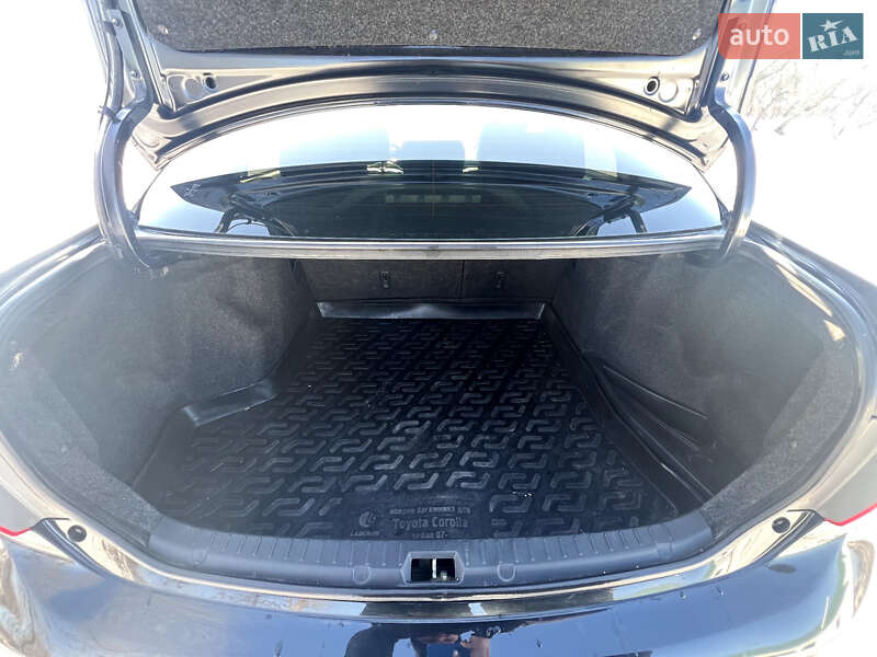 Седан Toyota Corolla 2009 в Козельщине