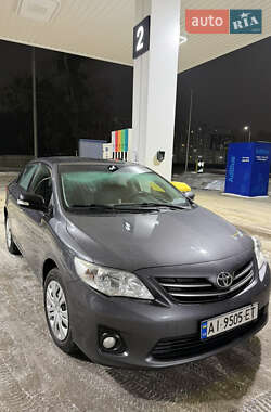 Седан Toyota Corolla 2012 в Києві