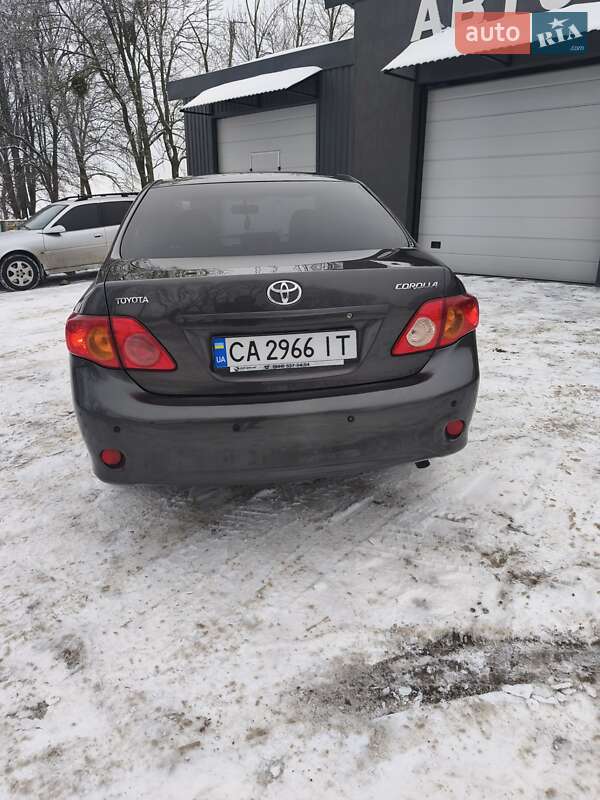 Седан Toyota Corolla 2007 в Гайсине