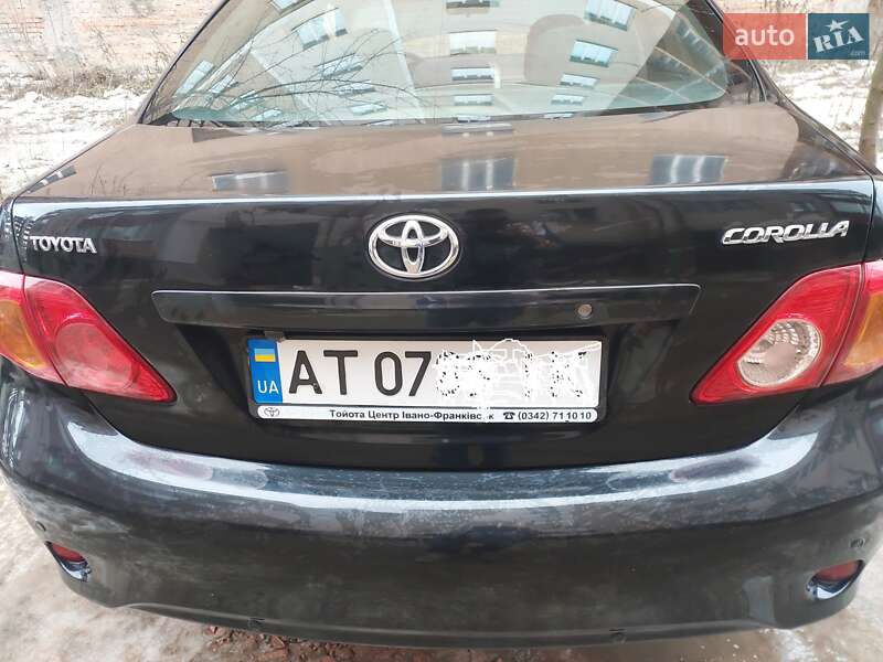 Седан Toyota Corolla 2008 в Черновцах