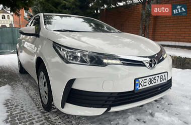 Седан Toyota Corolla 2017 в Днепре