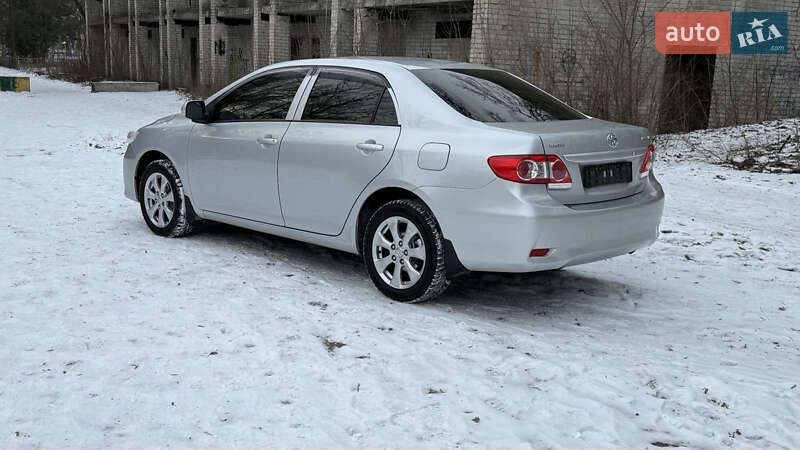 Седан Toyota Corolla 2012 в Желтых Водах