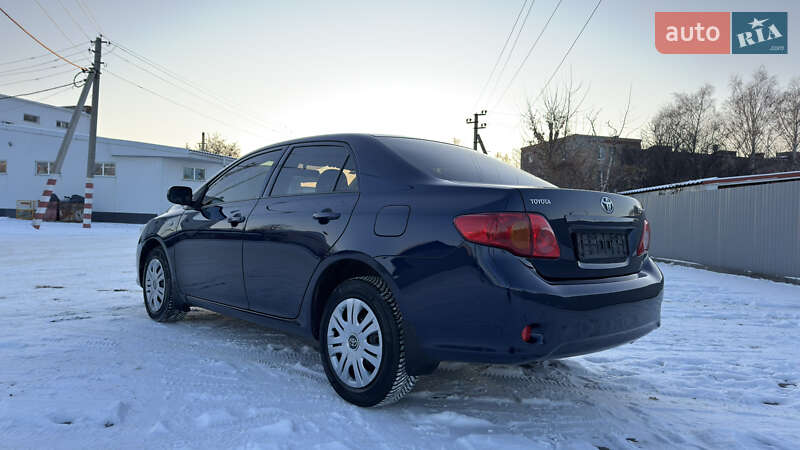 Седан Toyota Corolla 2008 в Кременчуге